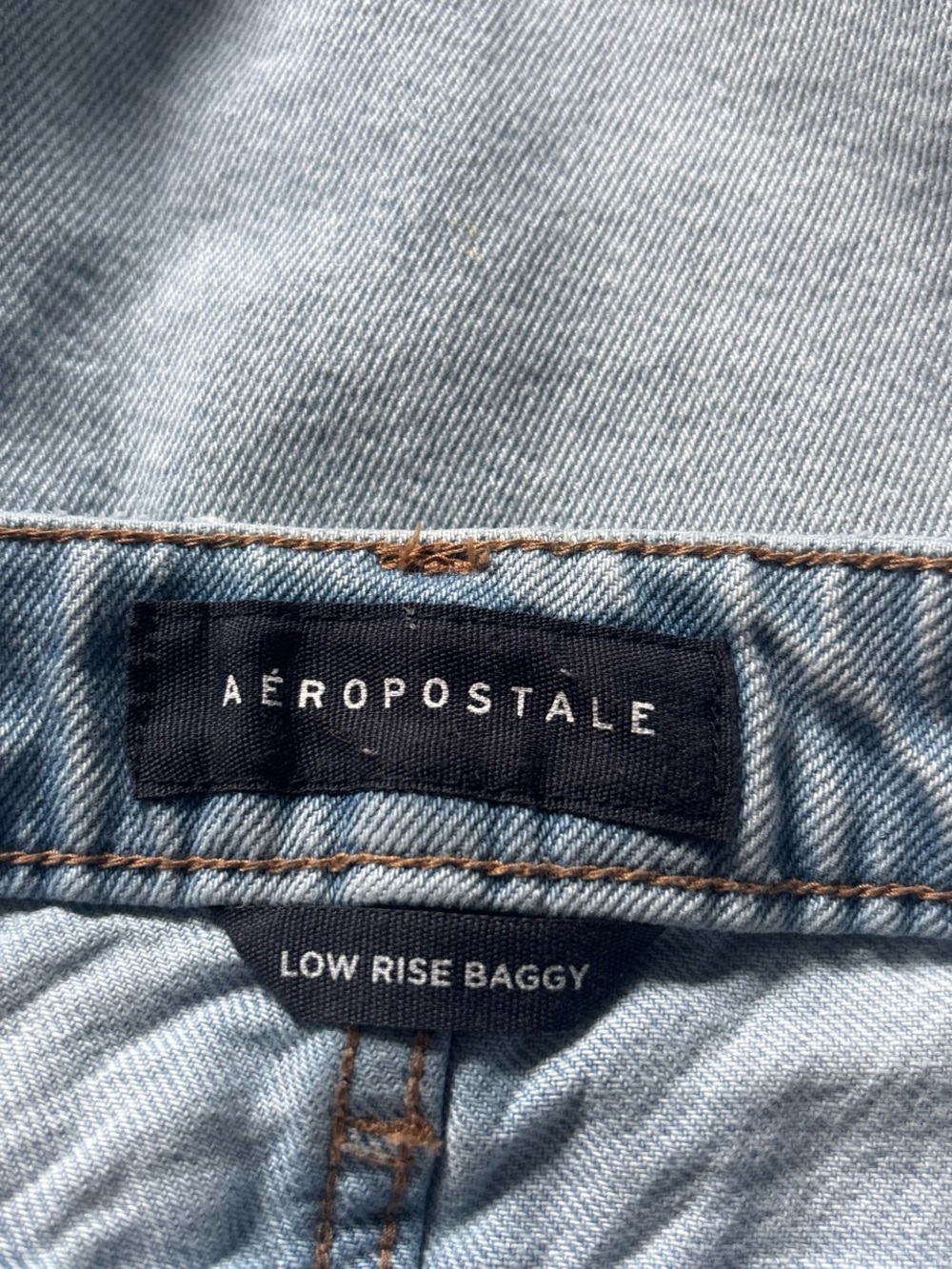 Aeropostale Light Blue Straight Leg Jeans - Picture 6 of 9